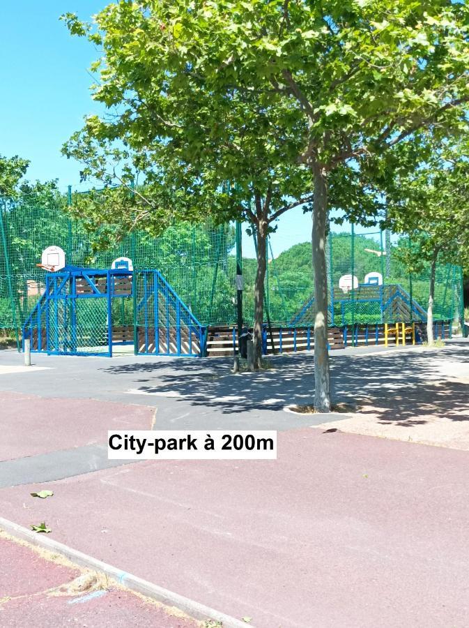 Les Locations de Lara I - T2 spacieux Loggia Parking privatif Près port, plage, Ile Loisirs Agde Esterno foto
